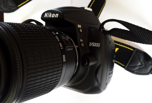 Kit-D5000_corpo-camera-2